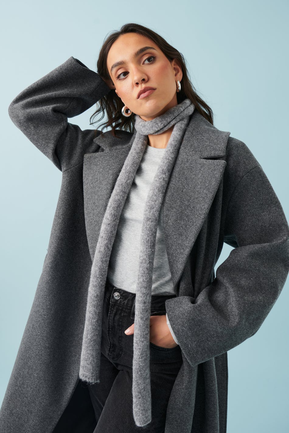 Knitted choker scarf