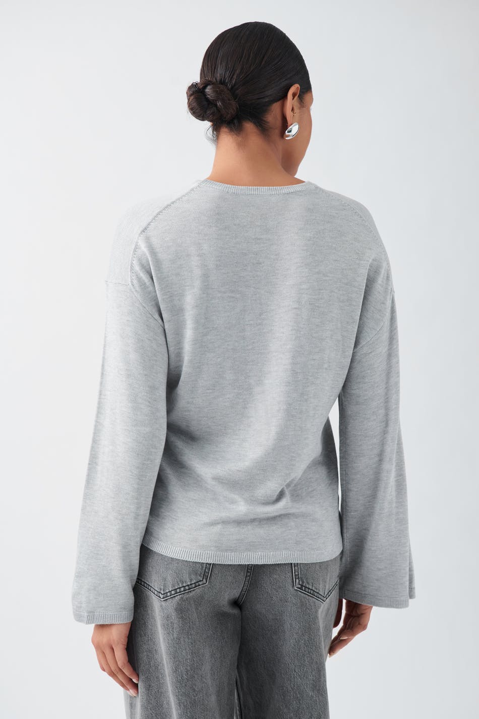 Basic fine knit sweater