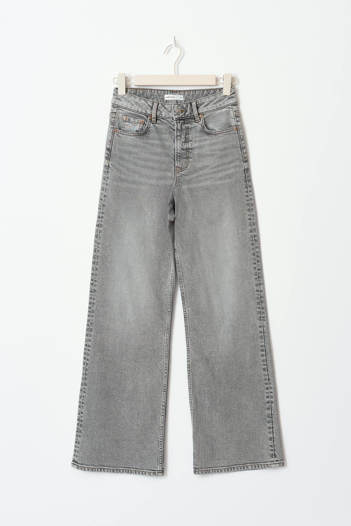 Comfy wide jeans