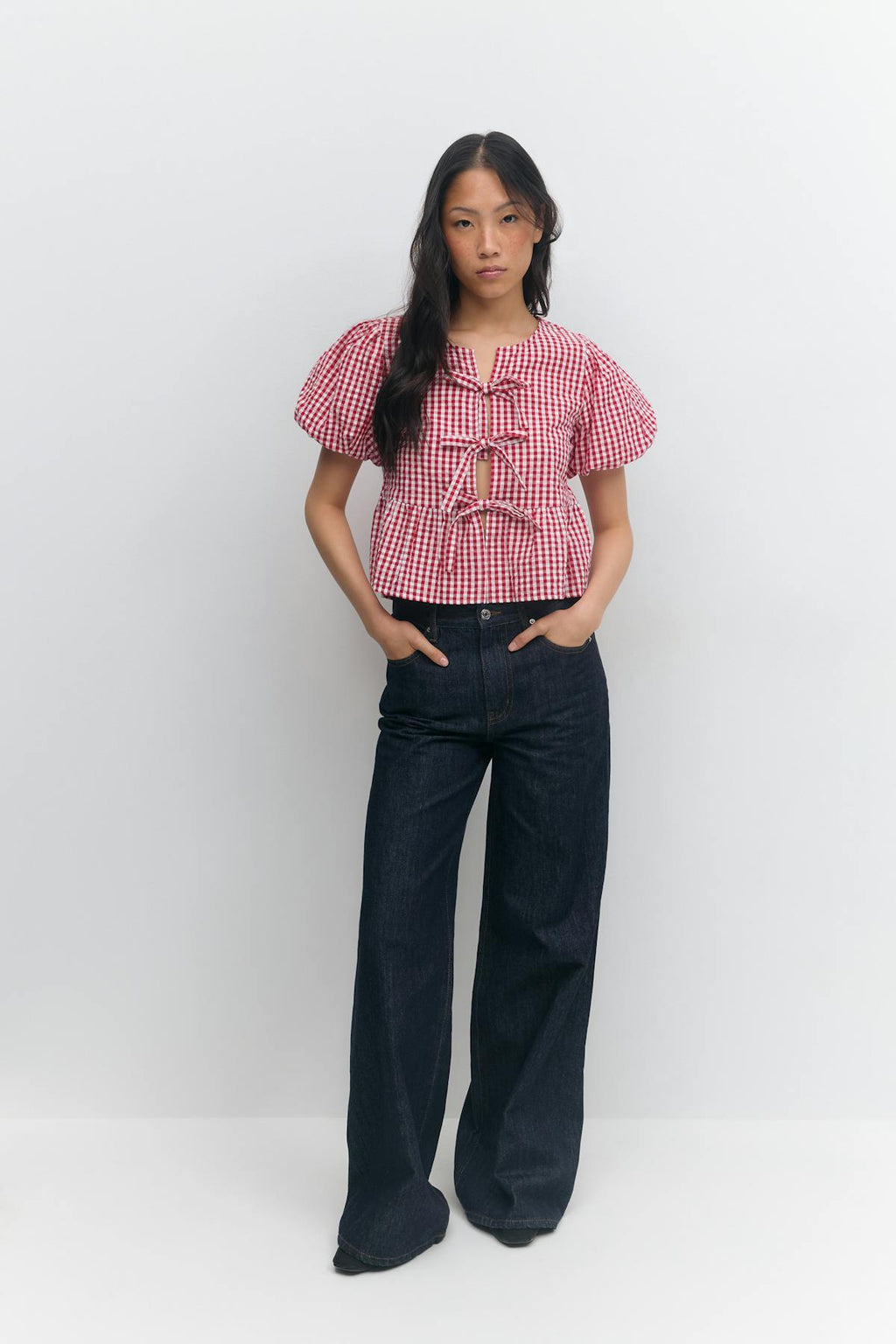 High and wide jeans