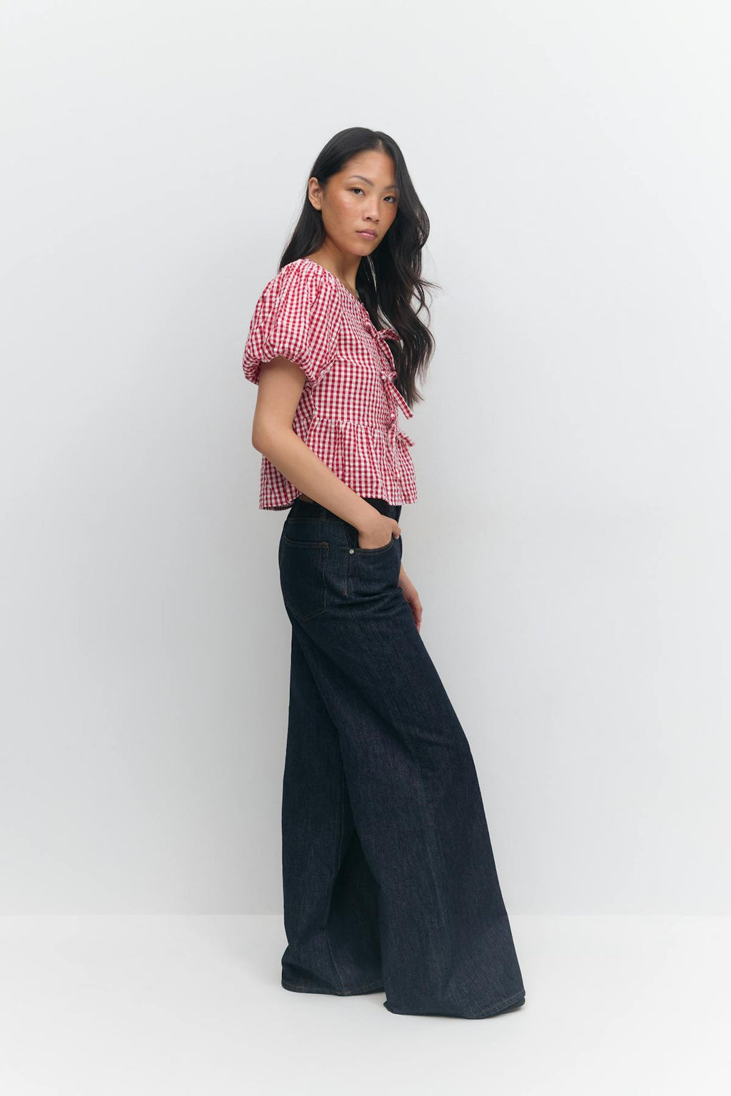 High and wide jeans