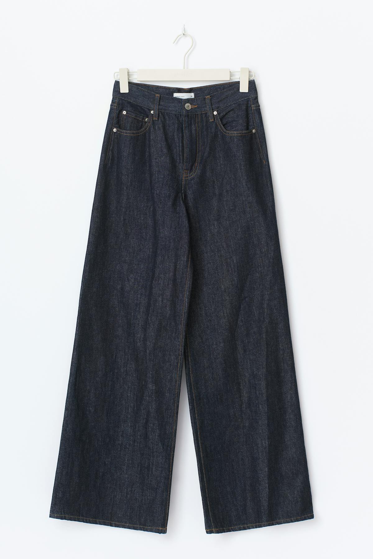 High and wide jeans