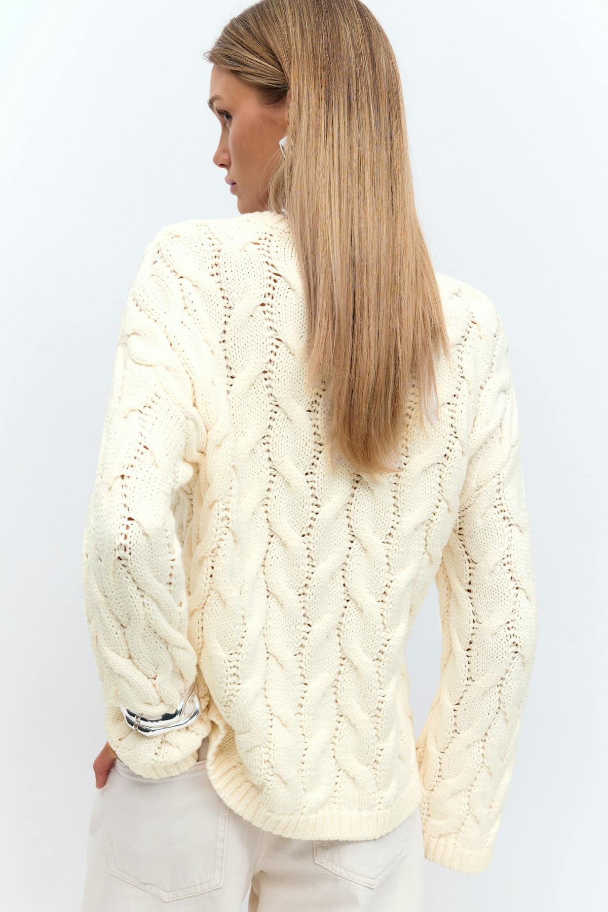 Cable knitted sweater