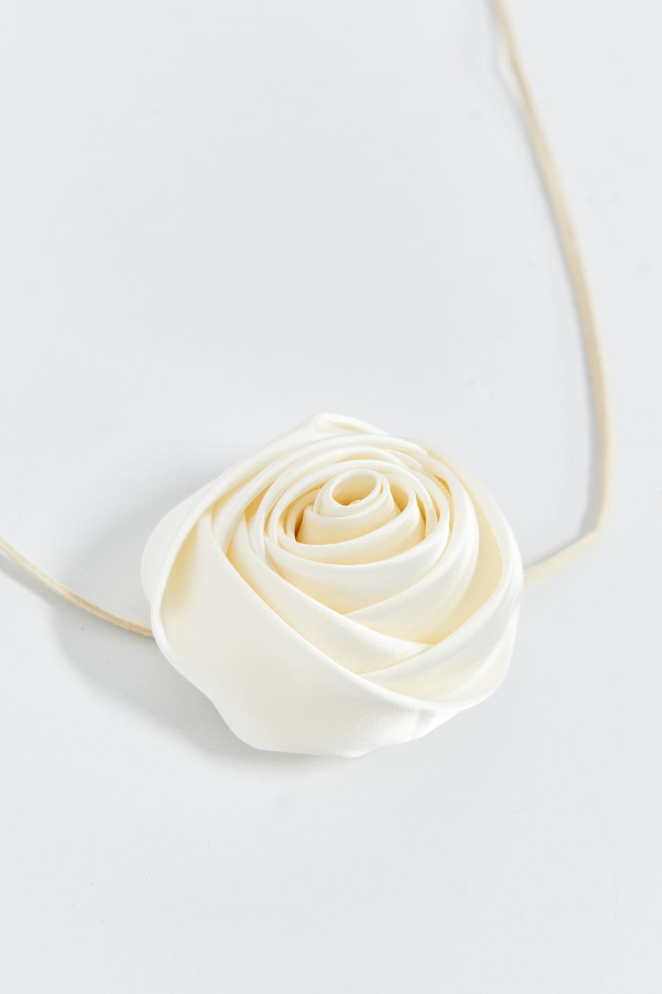 Rose detail band