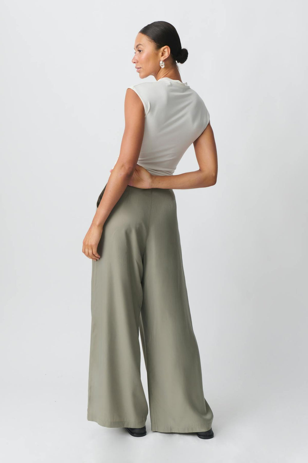 Fluid wide trousers