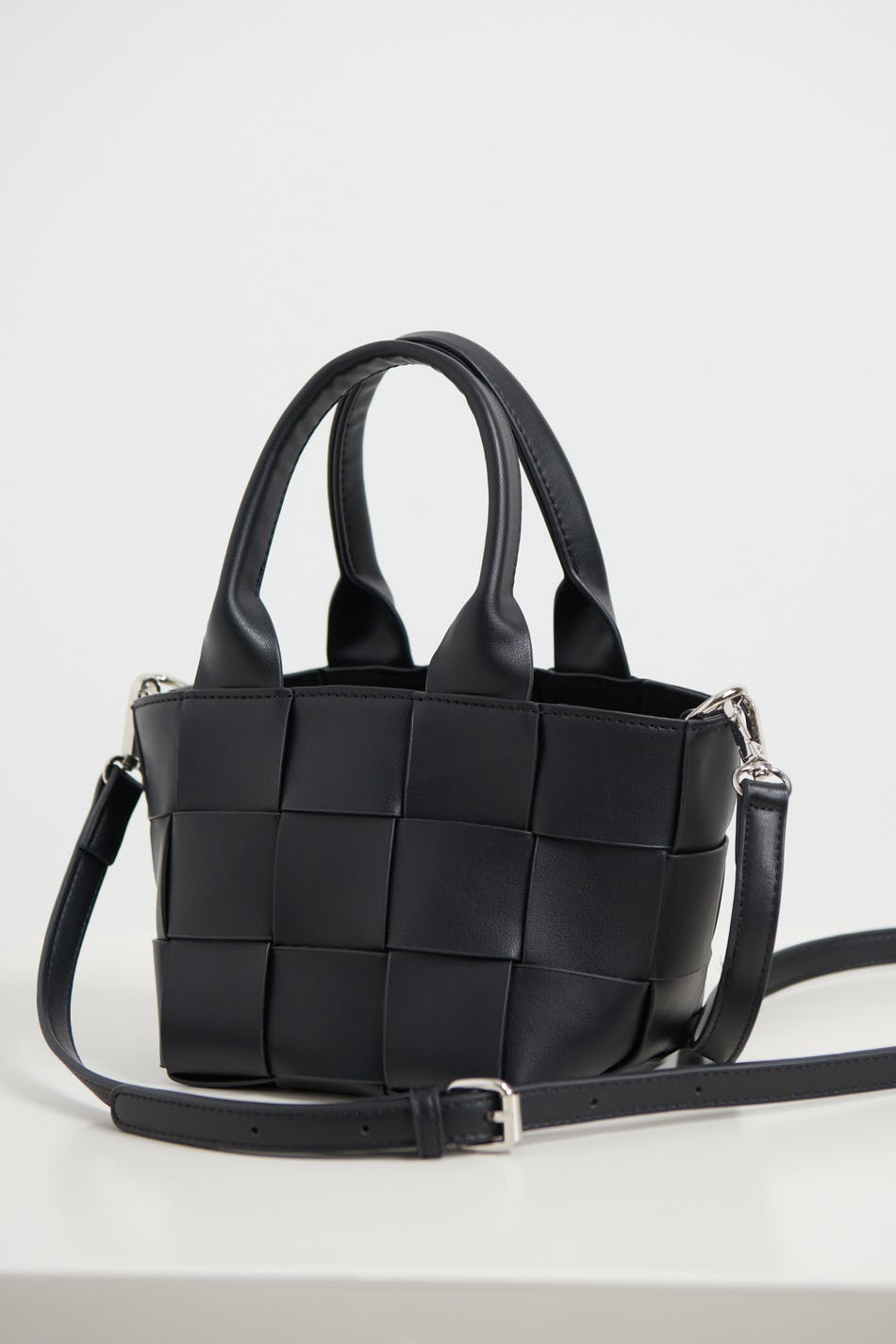 Braided pu bag