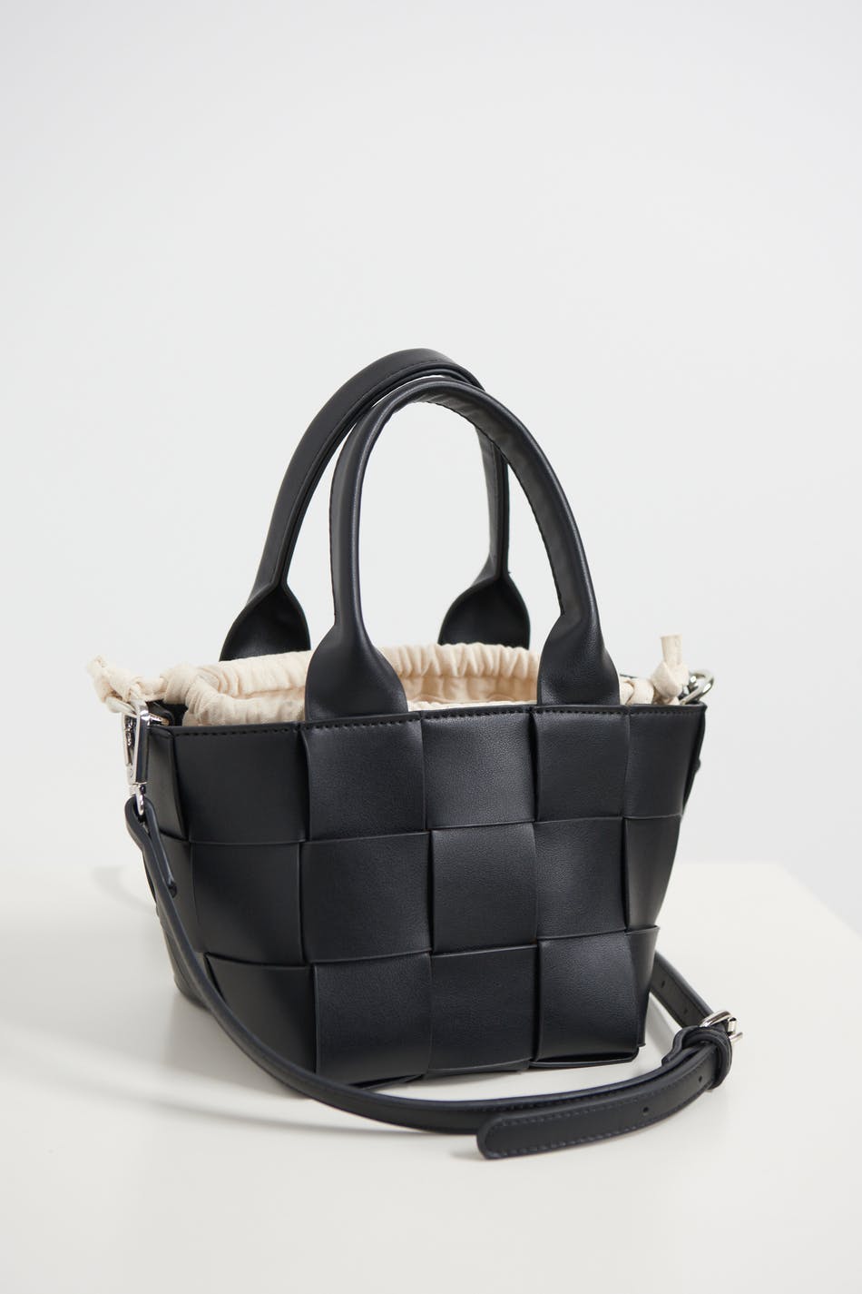Braided pu bag