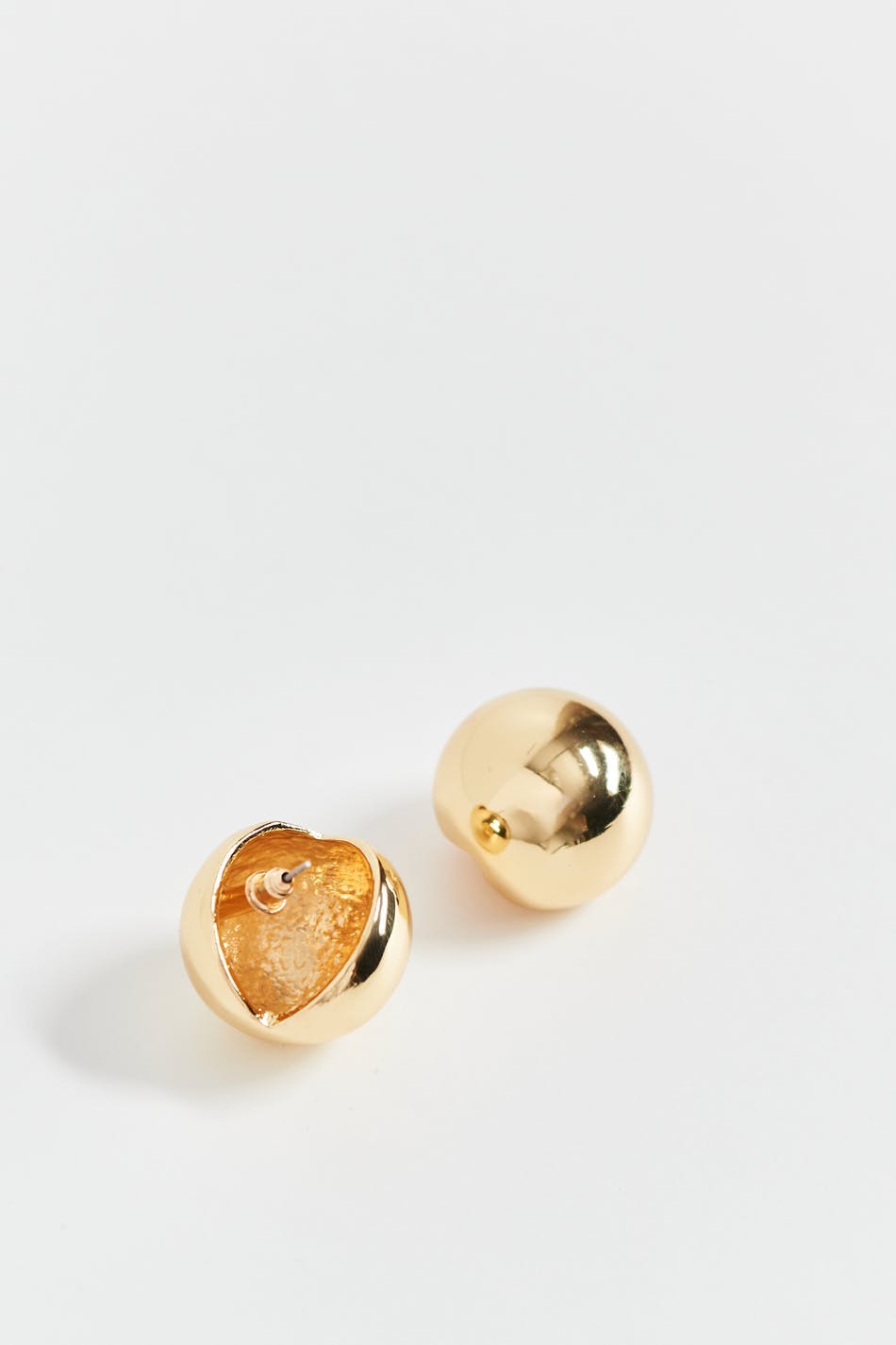Big round earrings