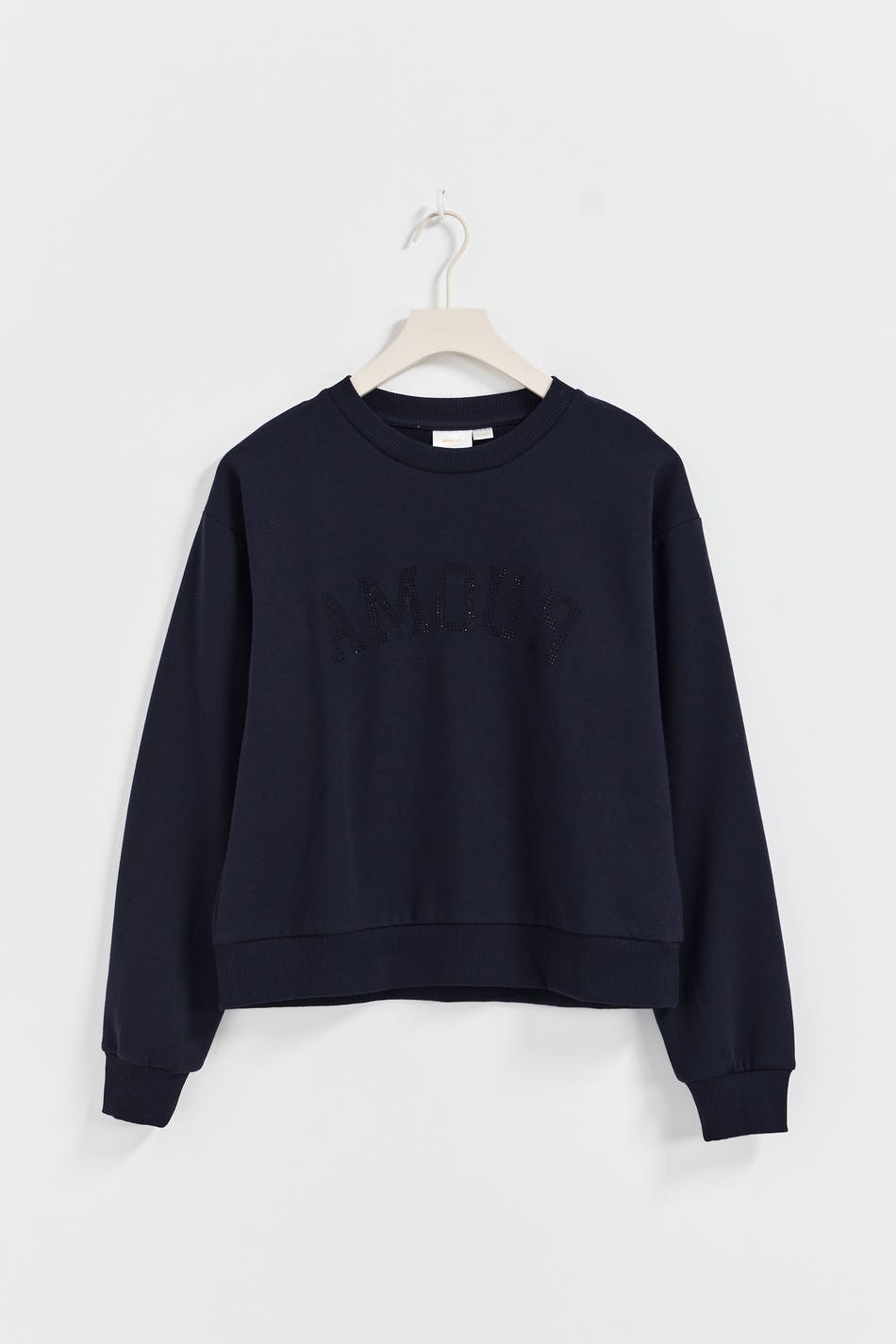 Y basic sweater