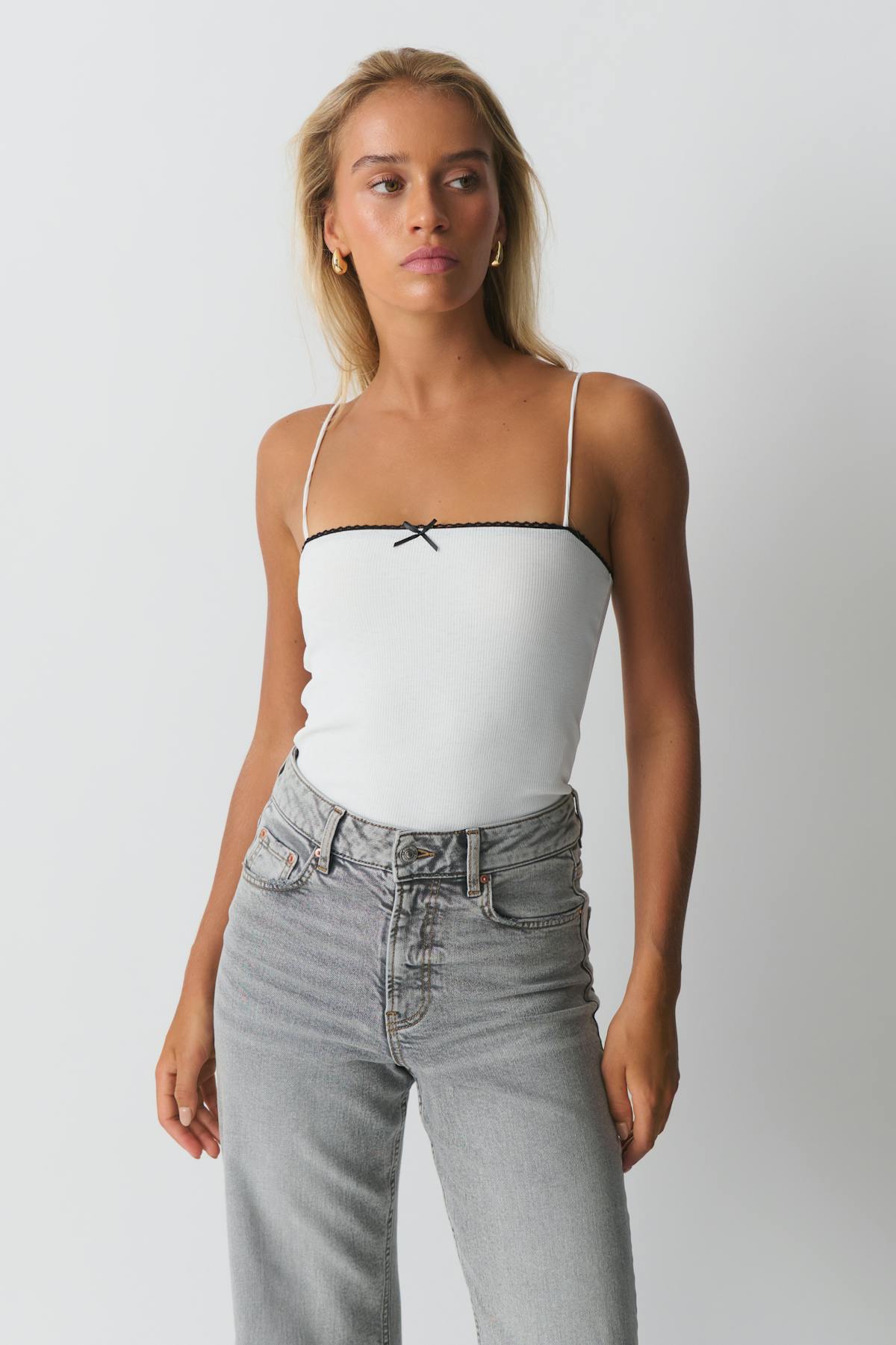 Bow strap singlet