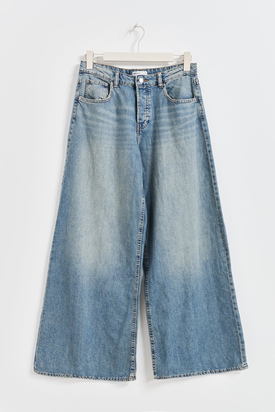 Slouchy wide jeans