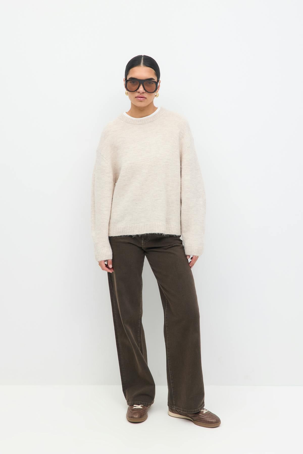 Crew neck knitted sweater