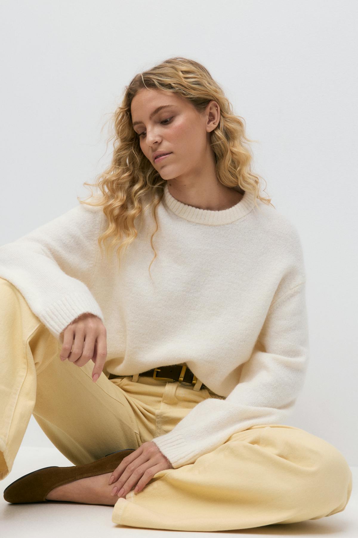 Crew neck knitted sweater
