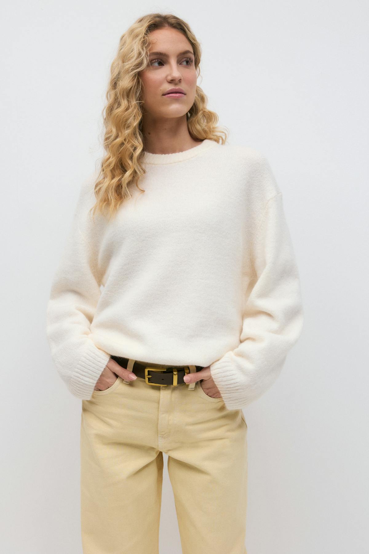 Crew neck knitted sweater