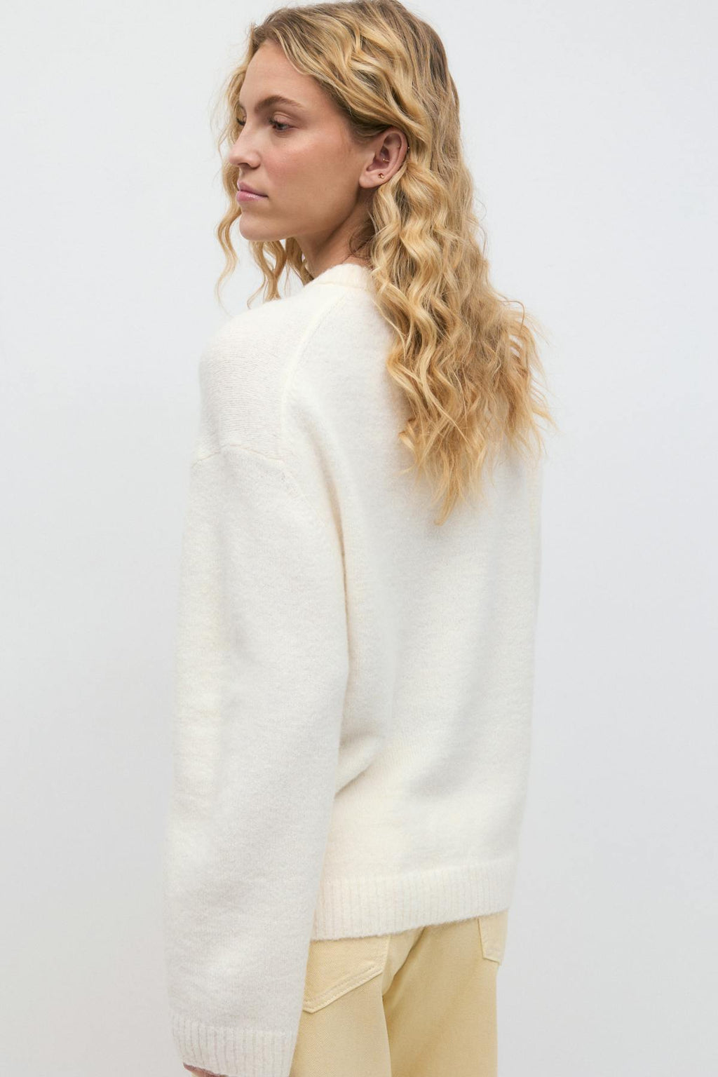 Crew neck knitted sweater
