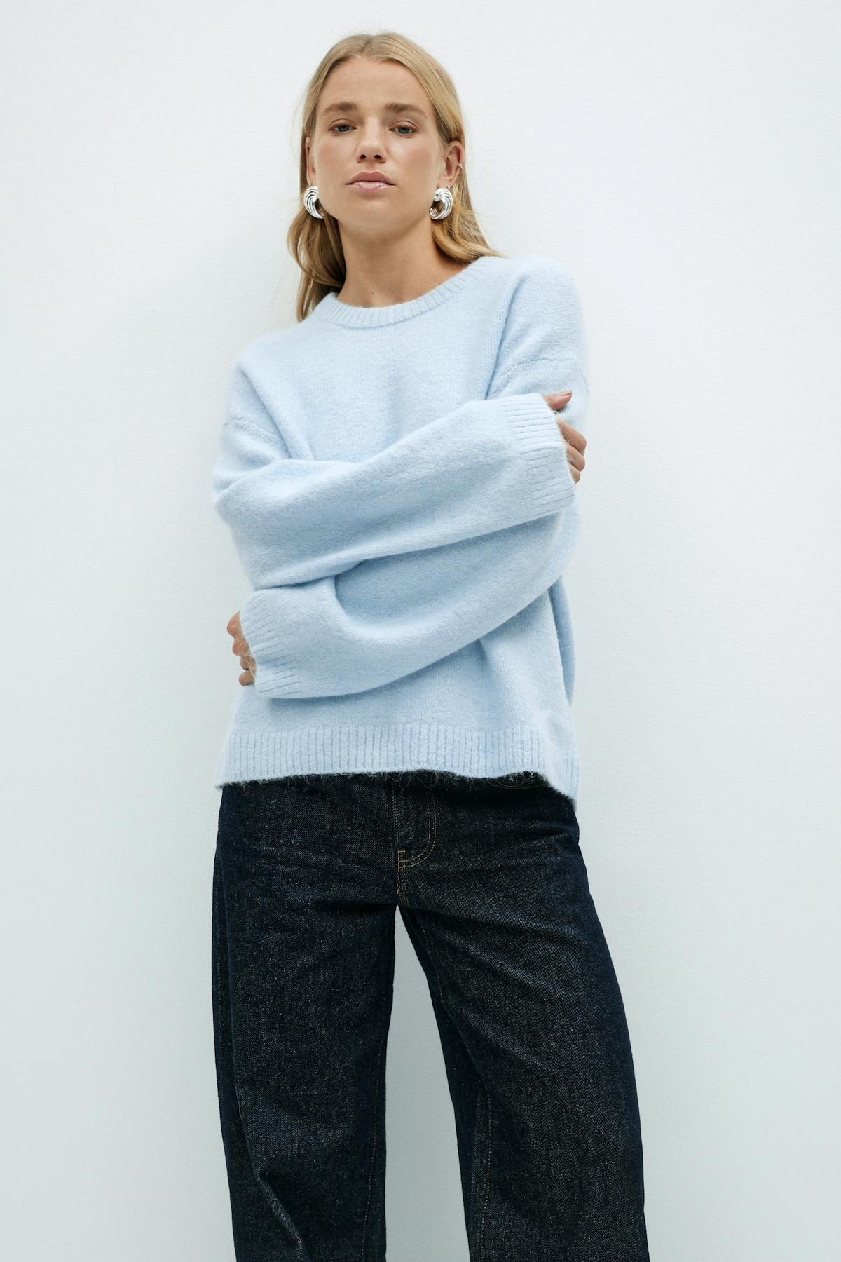 Crew neck knitted sweater