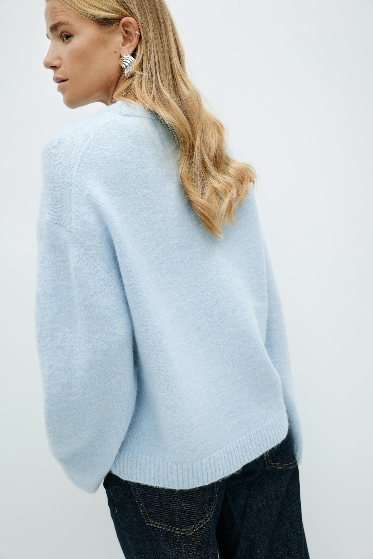 Crew neck knitted sweater