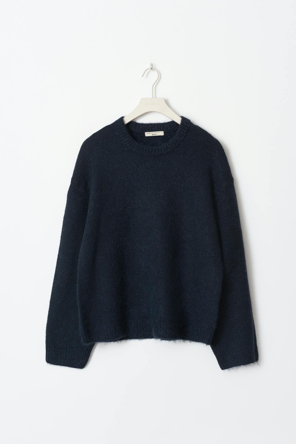 Crew neck knitted sweater