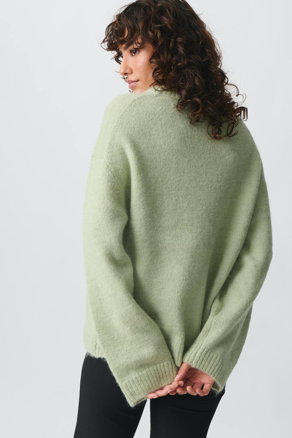 Crew neck knitted sweater