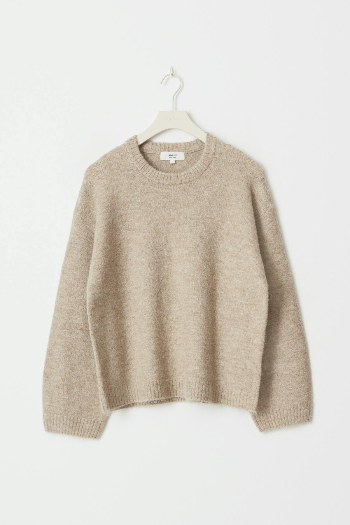 Crew neck knitted sweater