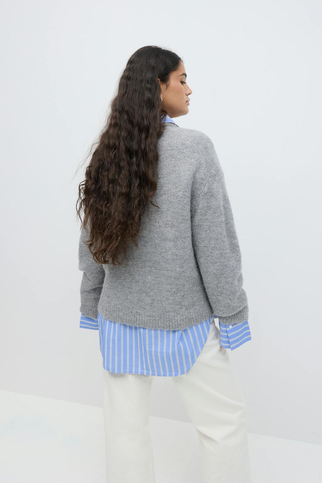Crew neck knitted sweater