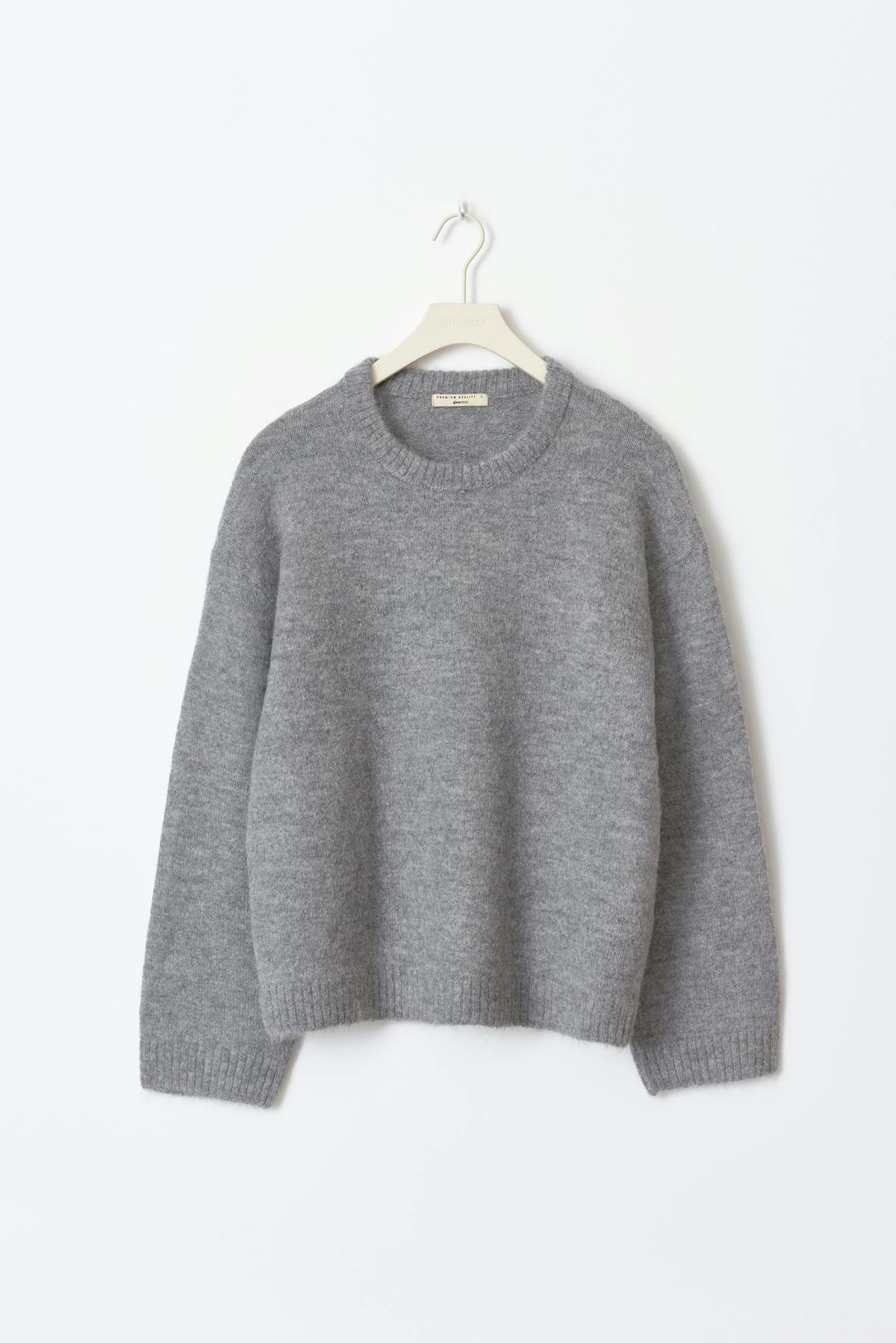 Crew neck knitted sweater