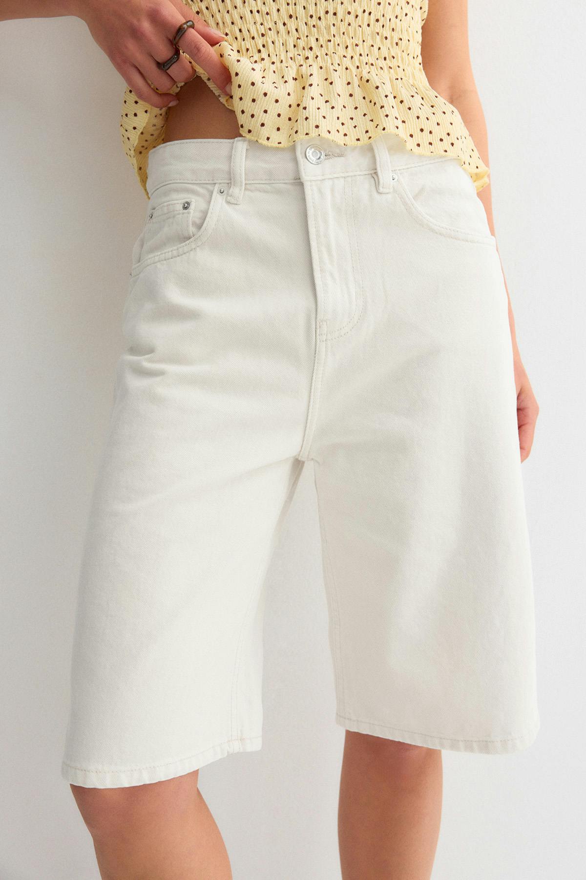 Baggy denim shorts