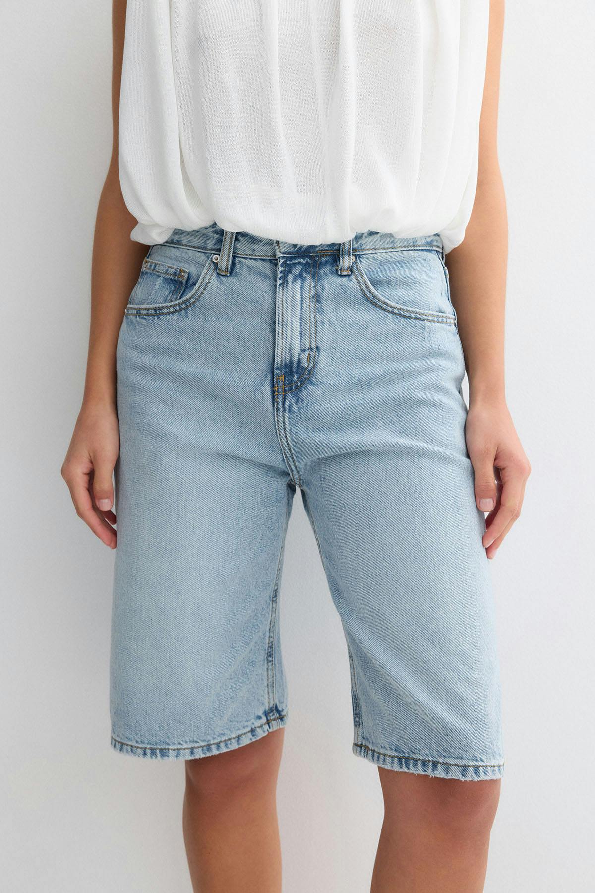 Baggy denim shorts