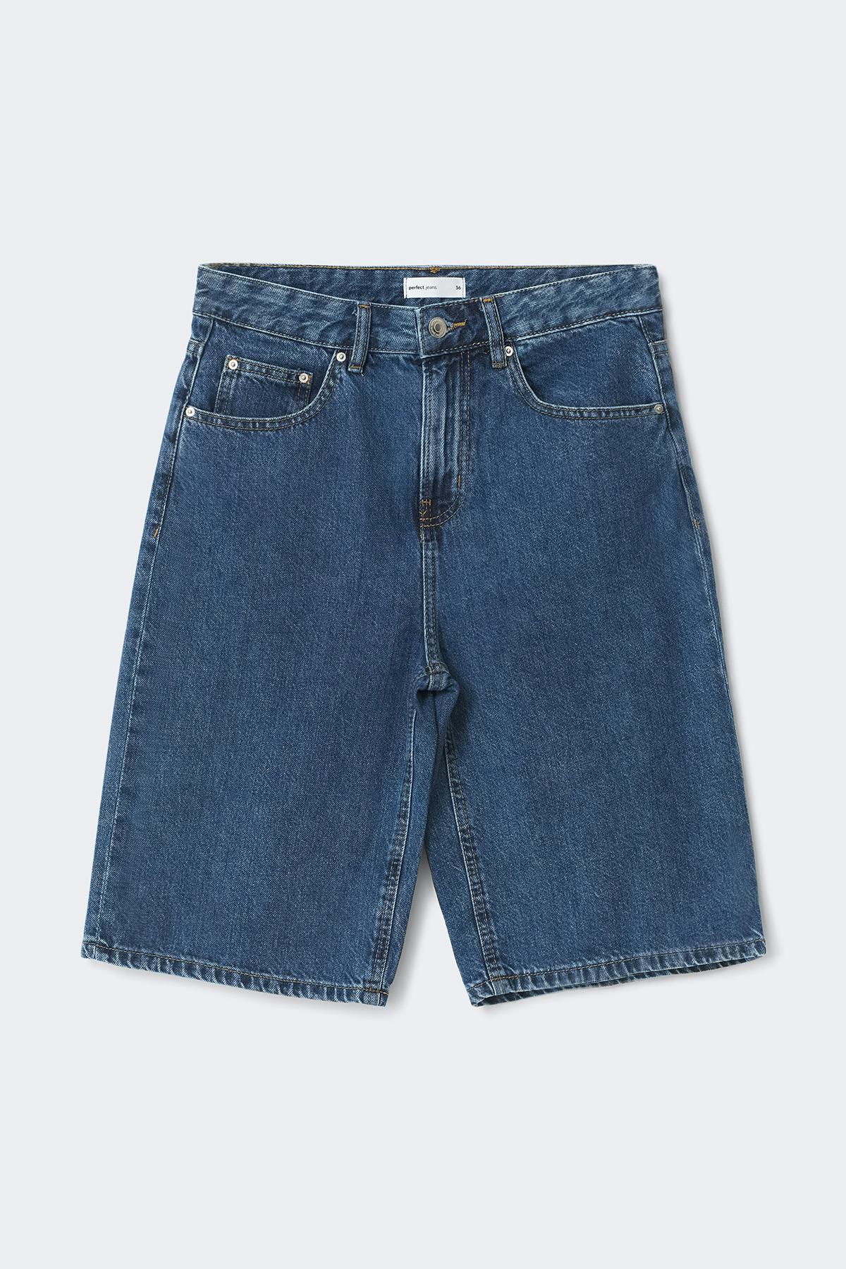 Baggy denim shorts