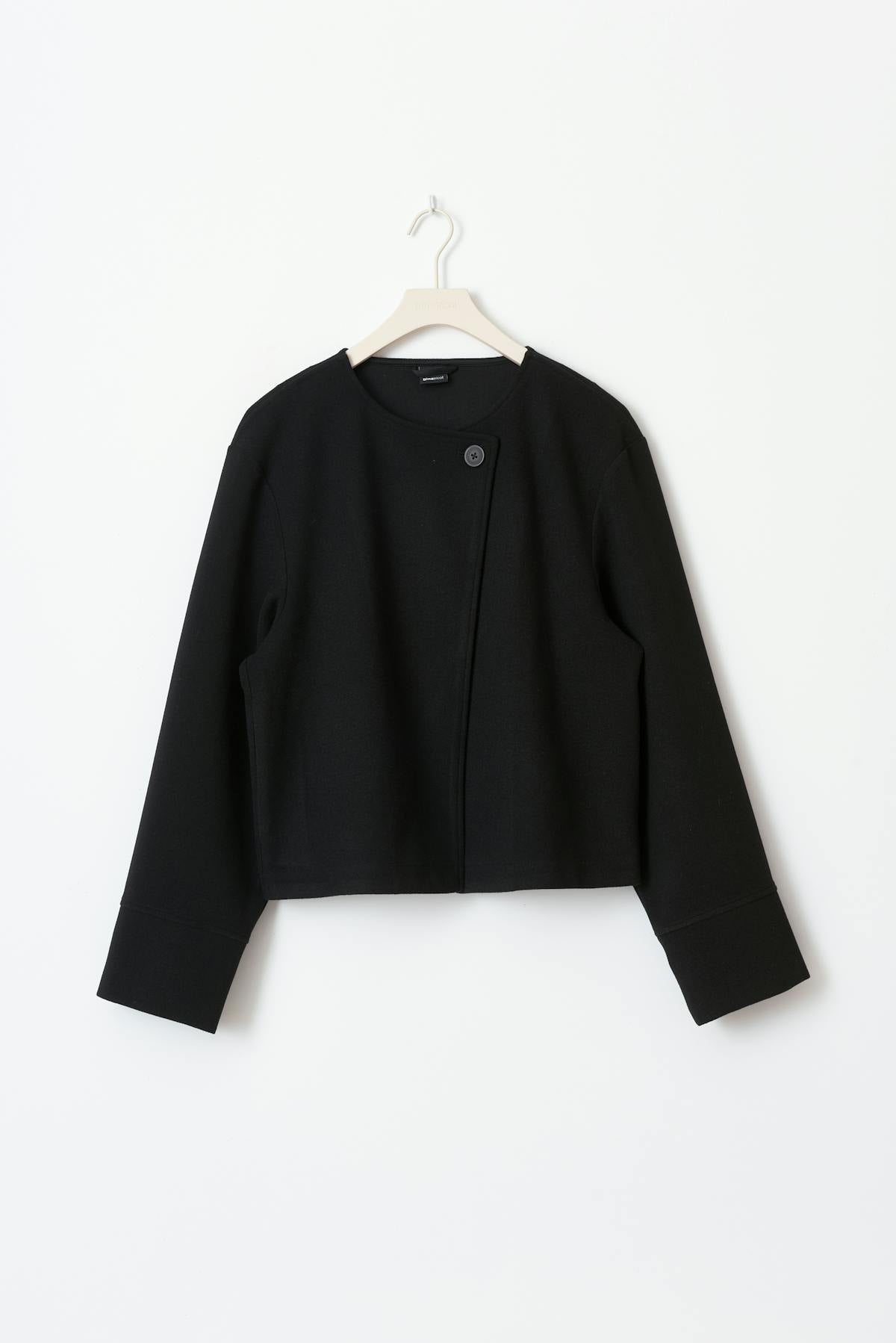 One button jacket