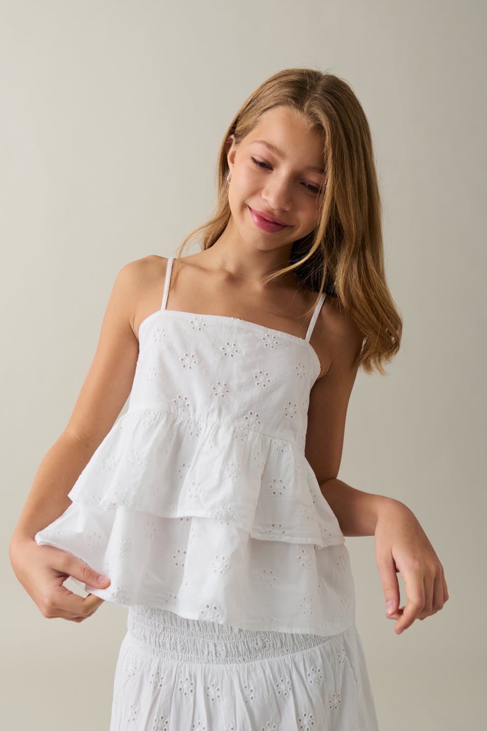 Y anglaise frill top