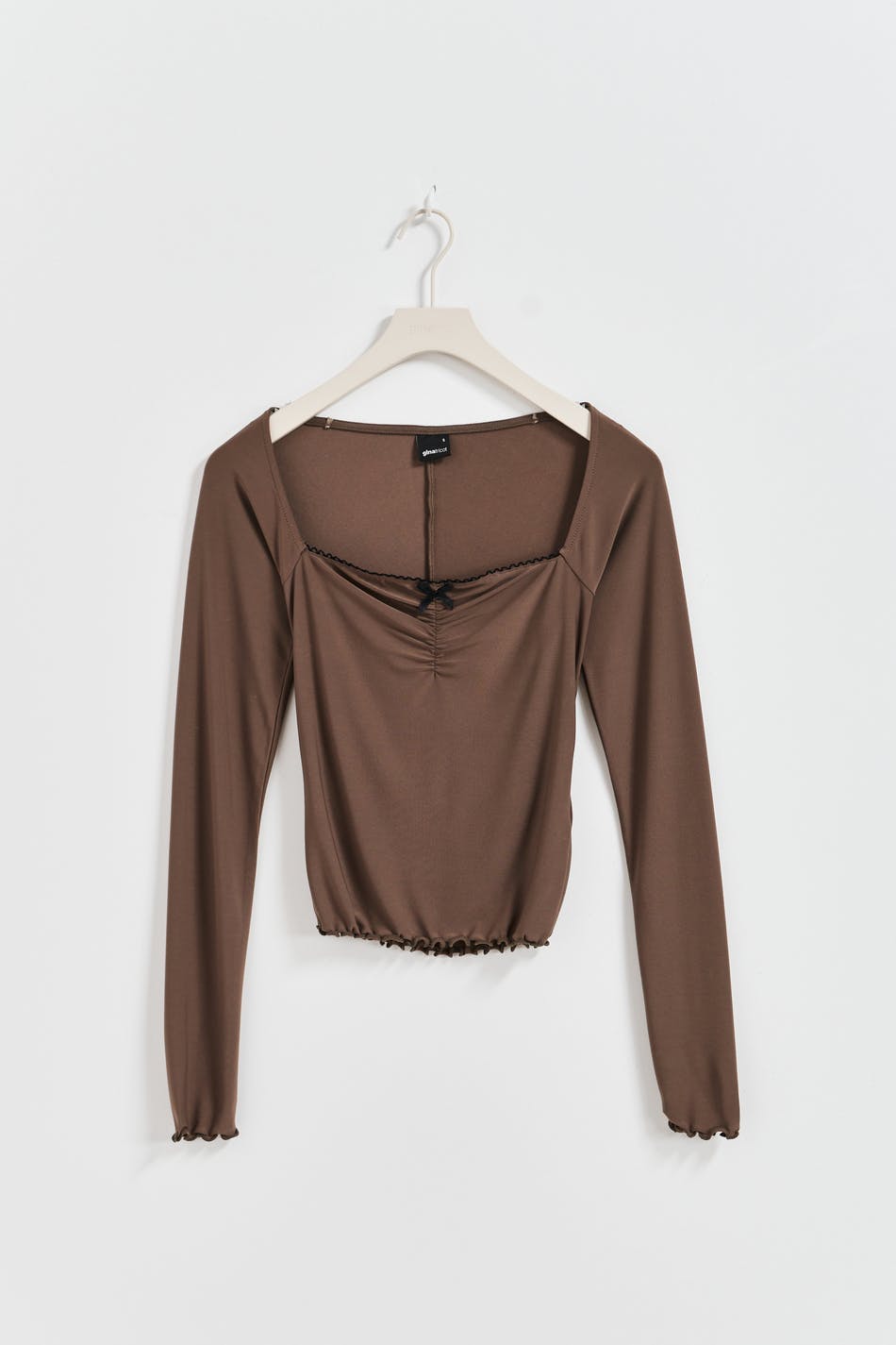 Bow detail top