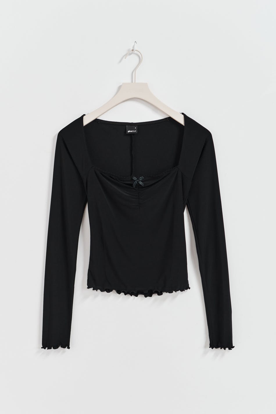Bow detail top