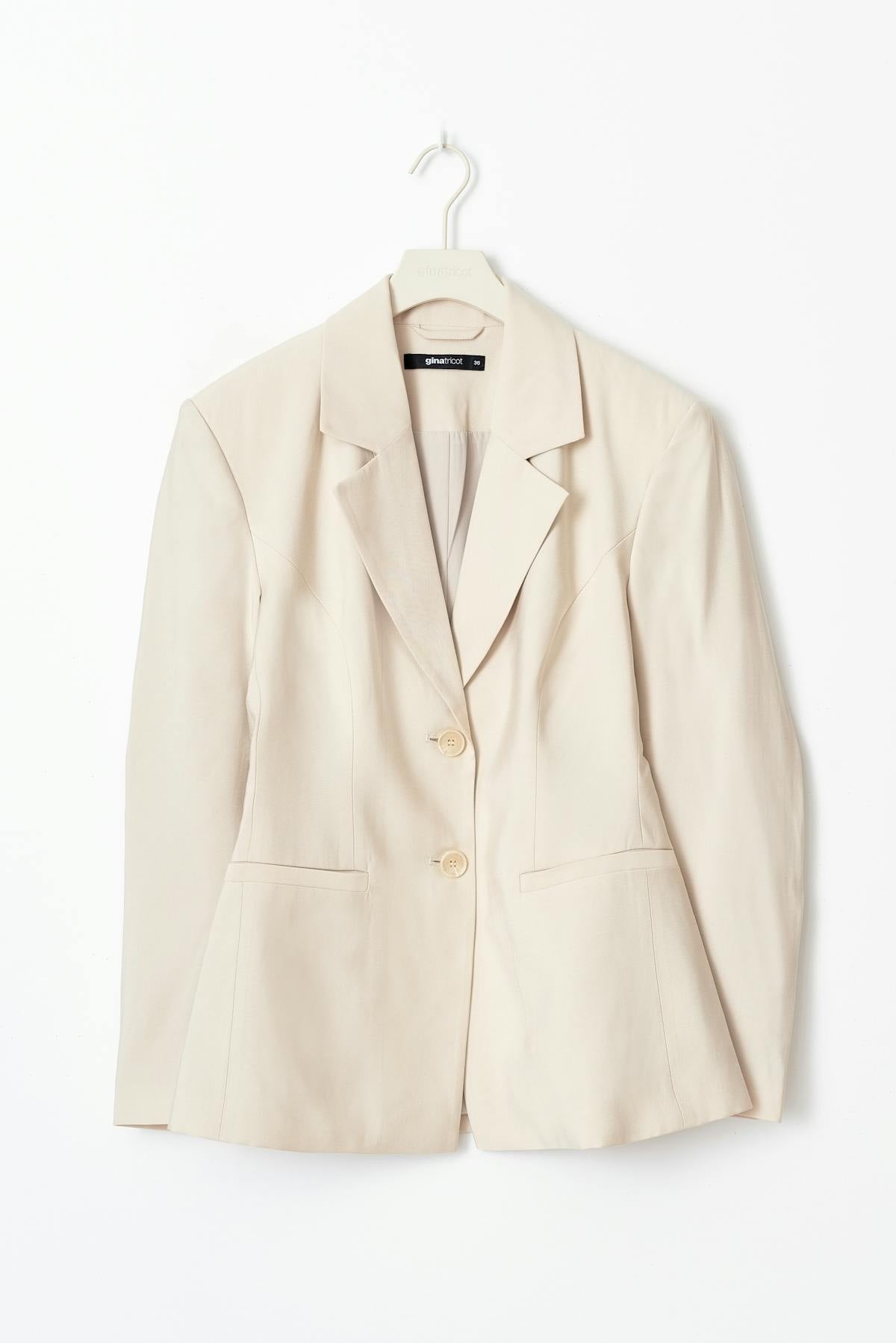 Shaped blazer