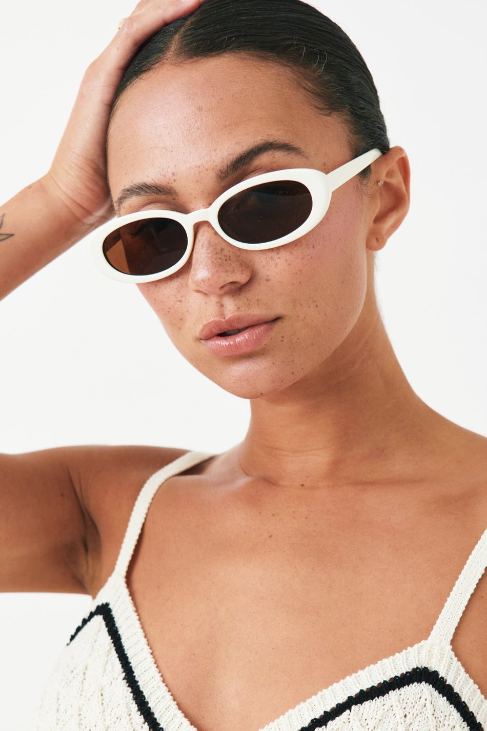 Slim oval sunglasses