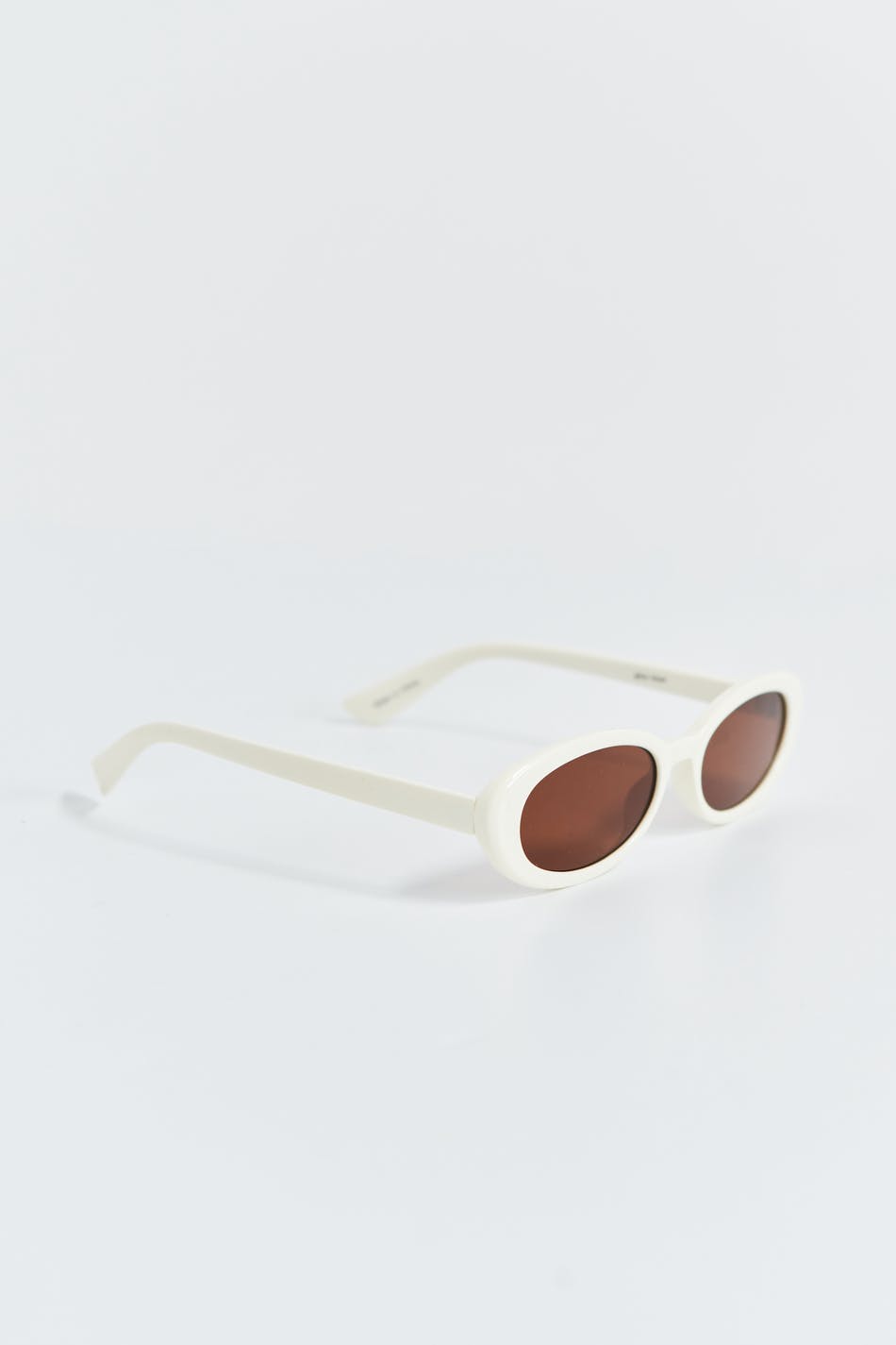 Slim oval sunglasses