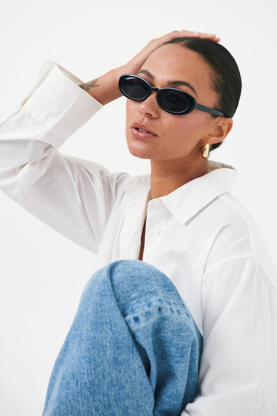Slim oval sunglasses