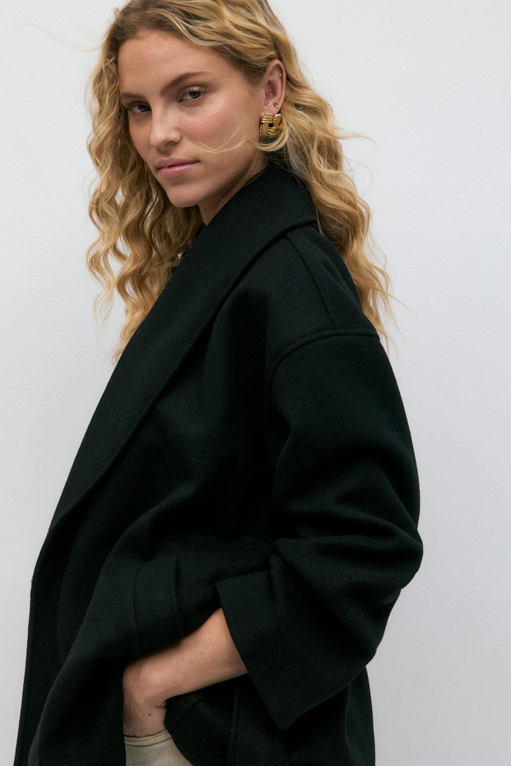 Shawl collar short coat