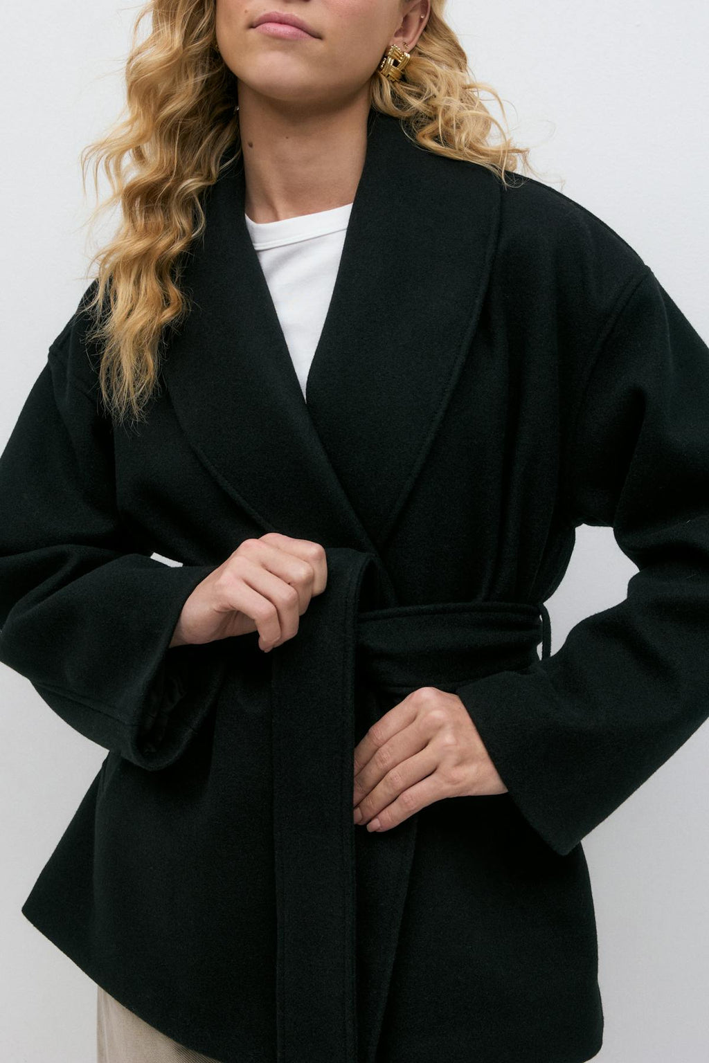 Shawl collar short coat