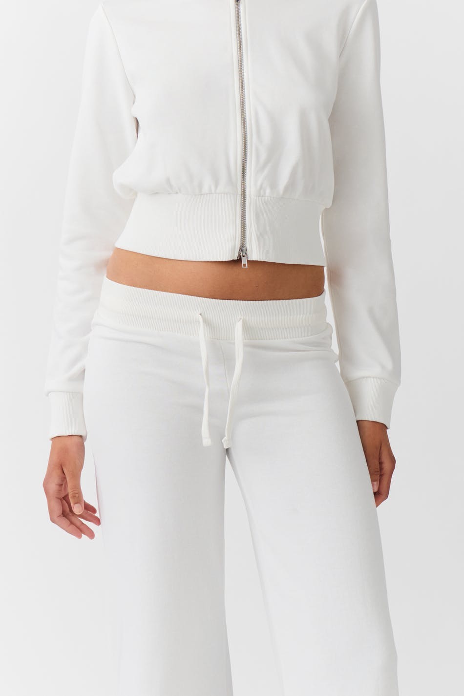 Slim low waist sweatpants