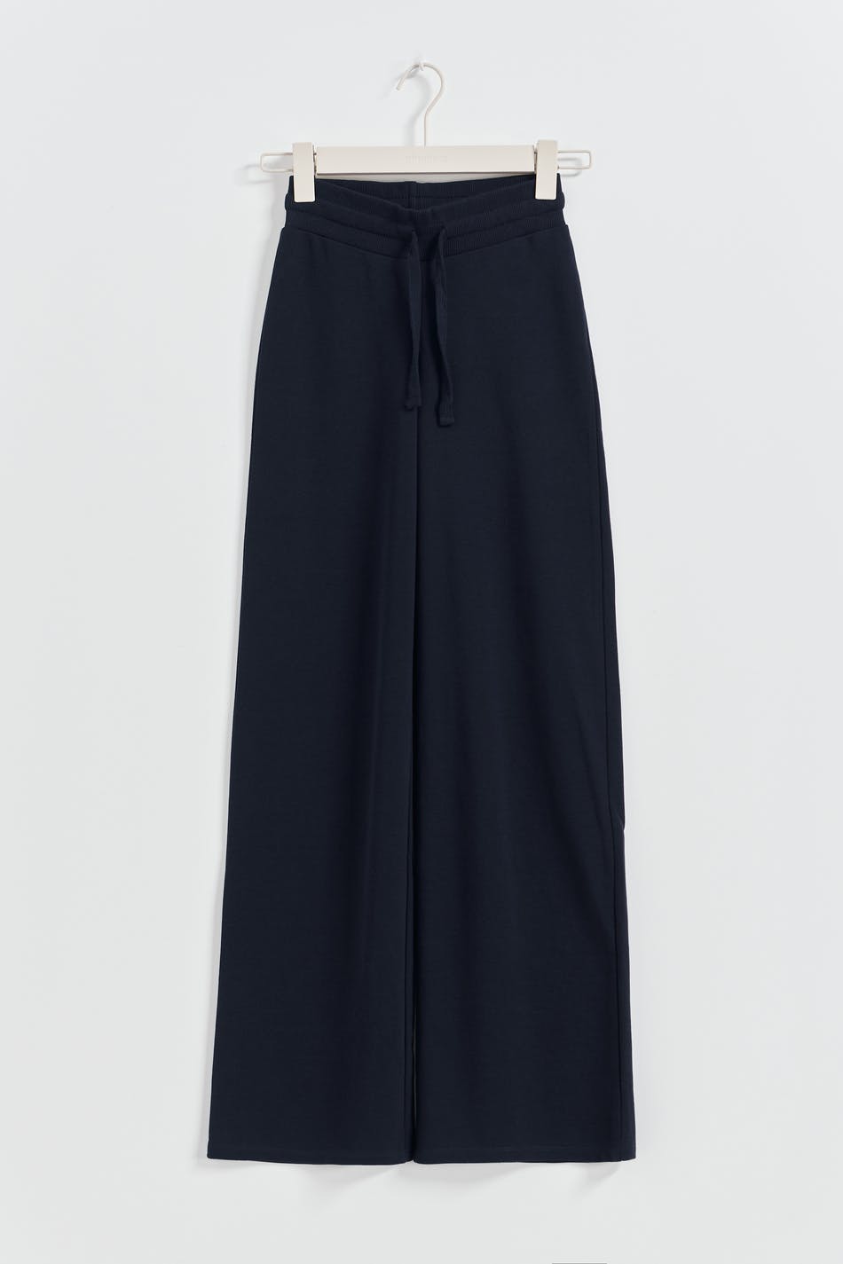 Slim low waist sweatpants