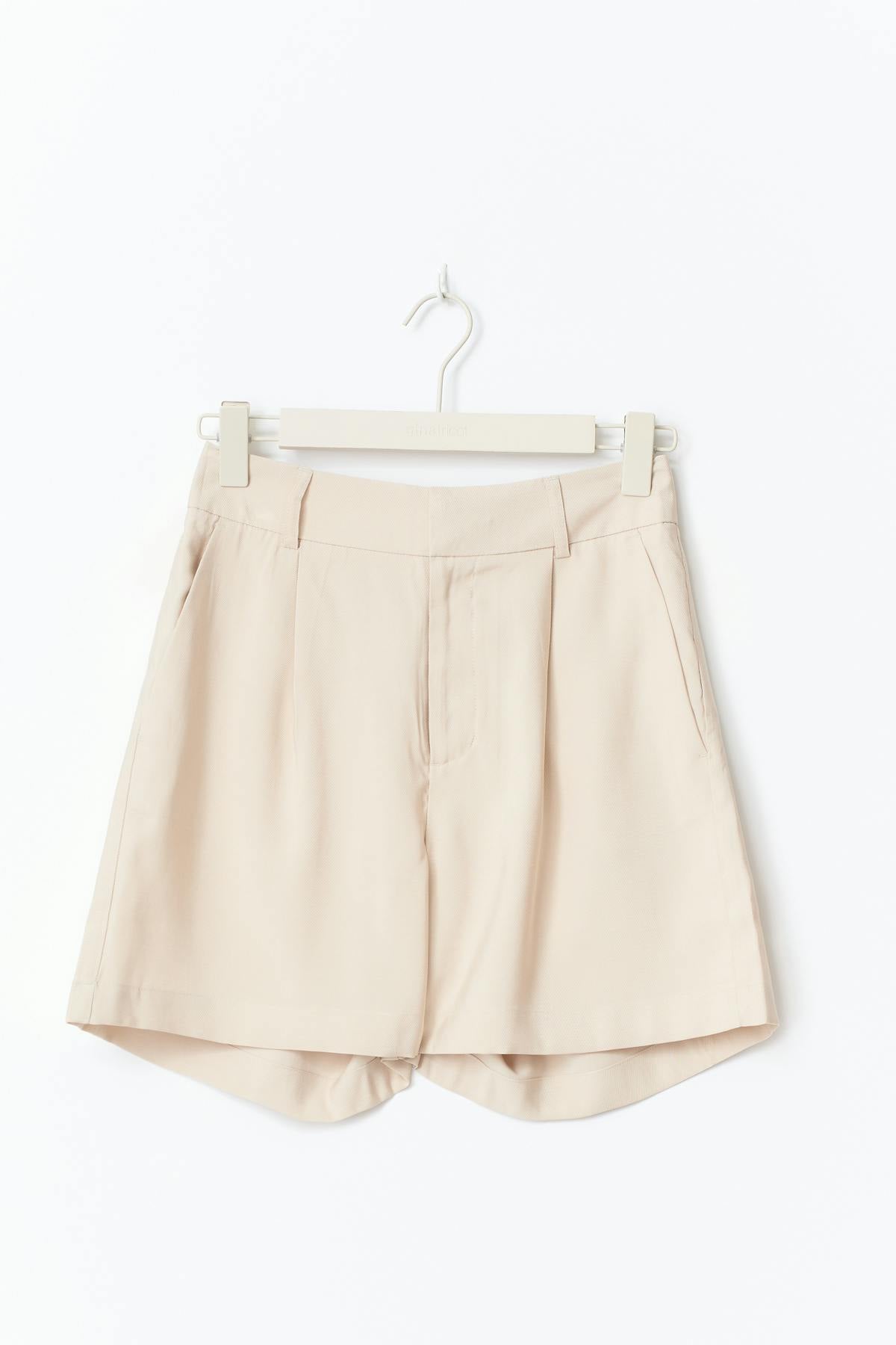 tailored bermuda shorts