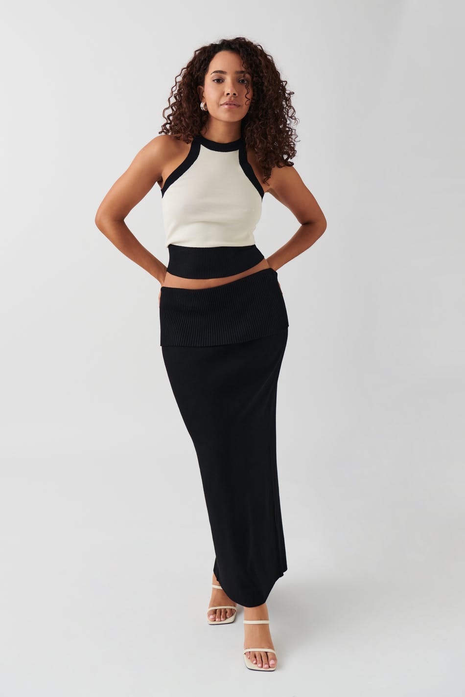 Knitted folded down skirt