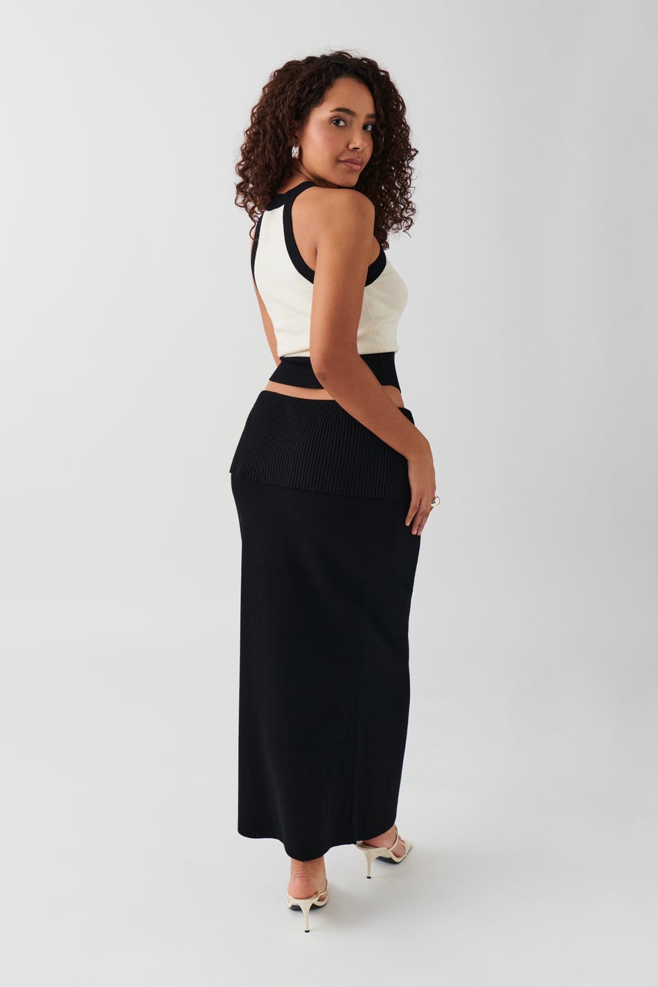 Knitted folded down skirt