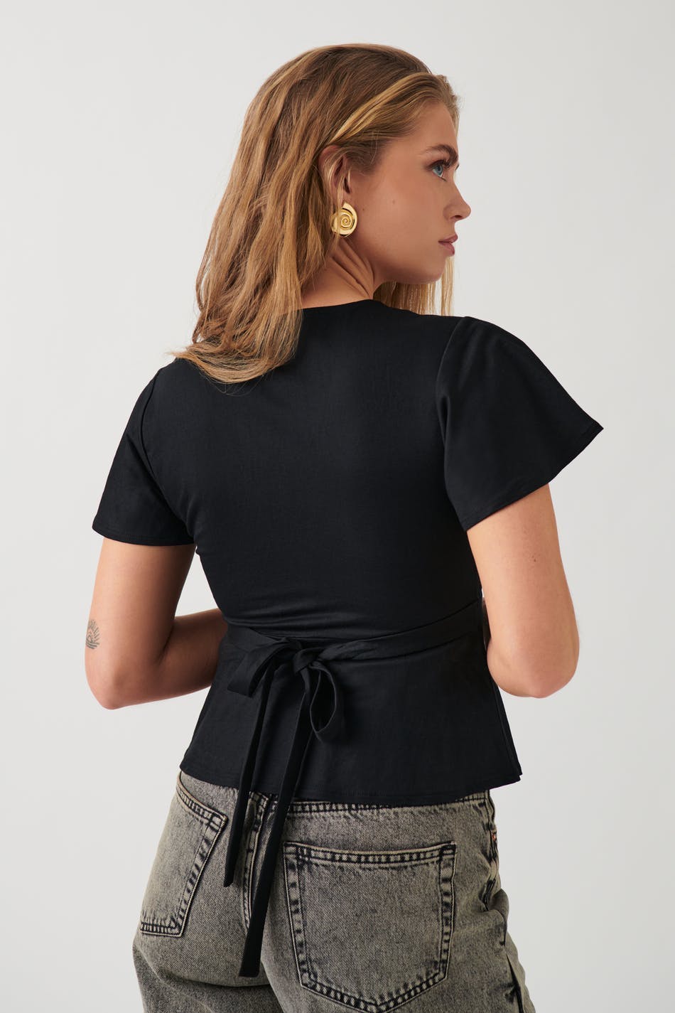 Tie top