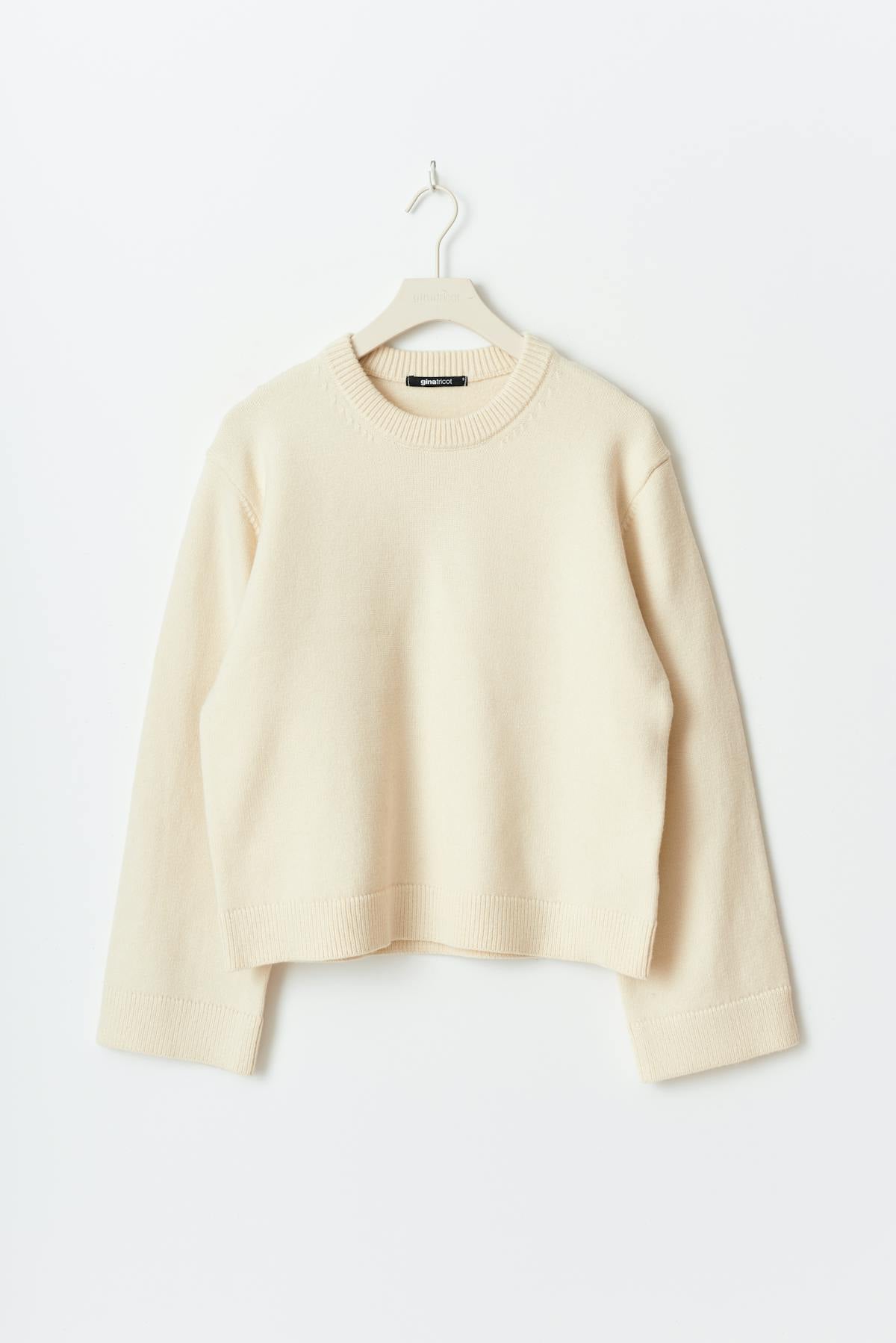 Crew neck knitted sweater