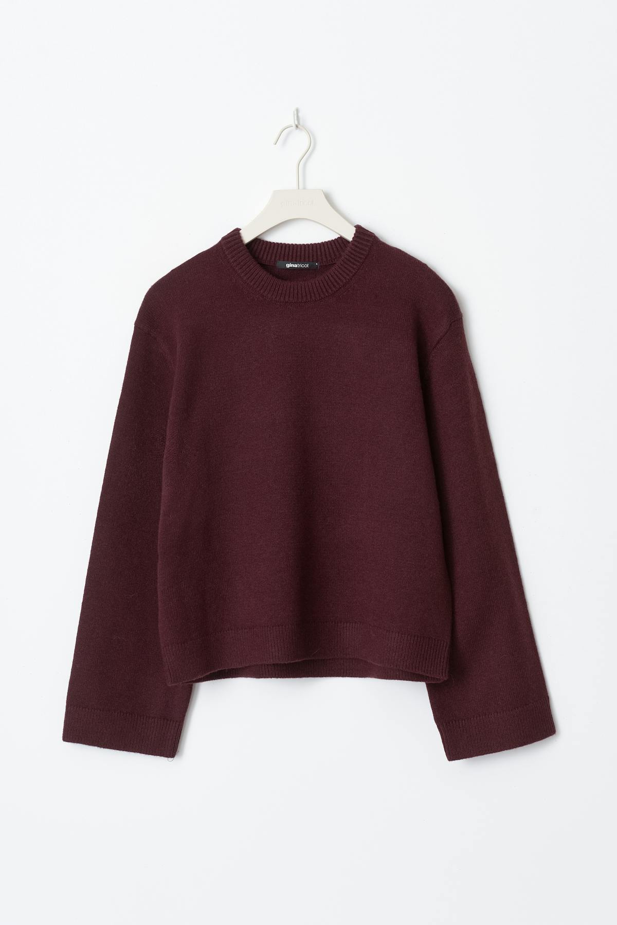 Crew neck knitted sweater