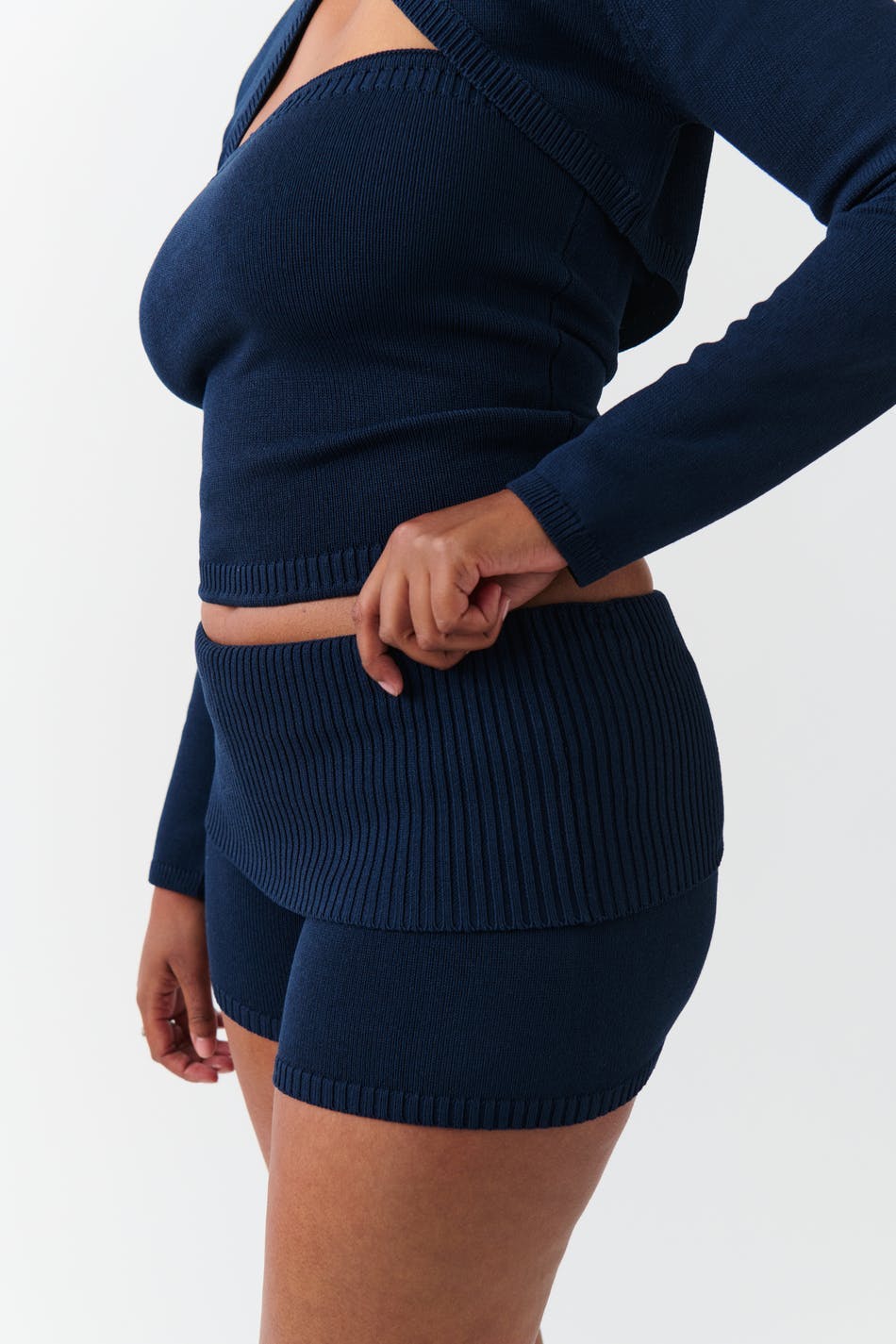 Knitted folded down shorts