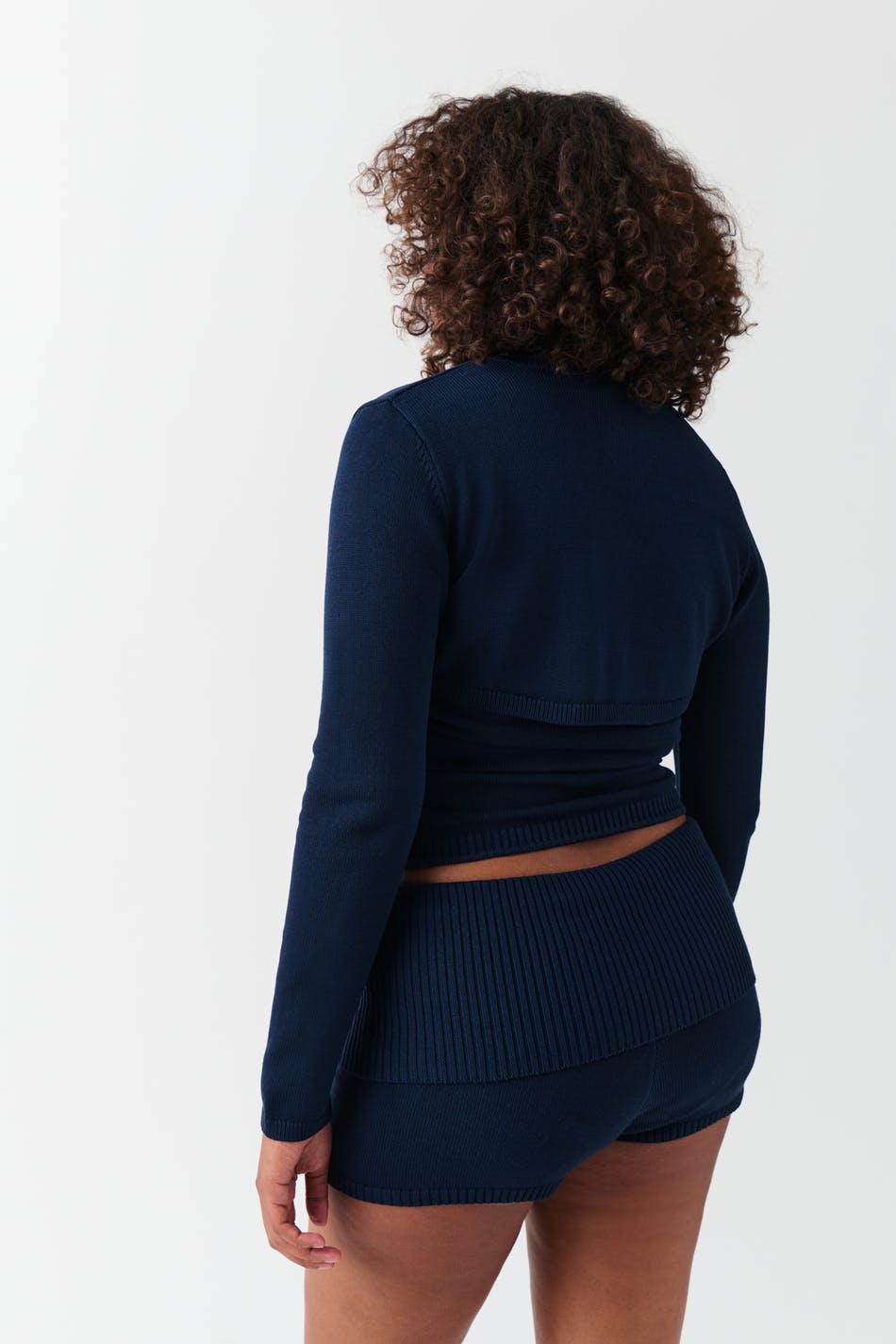 Knitted folded down shorts