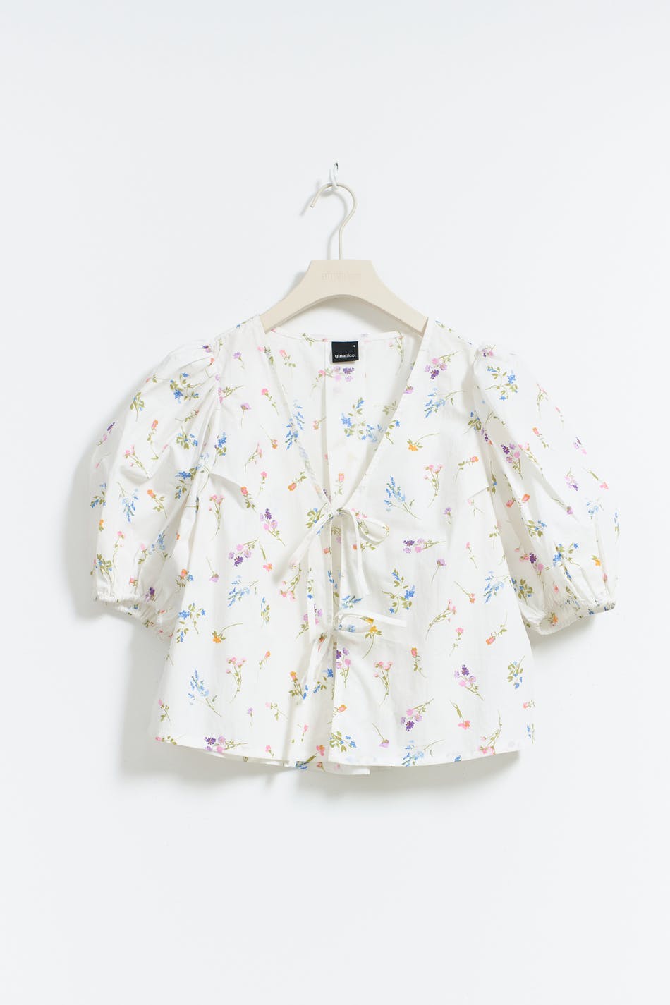 Puff sleeve blouse